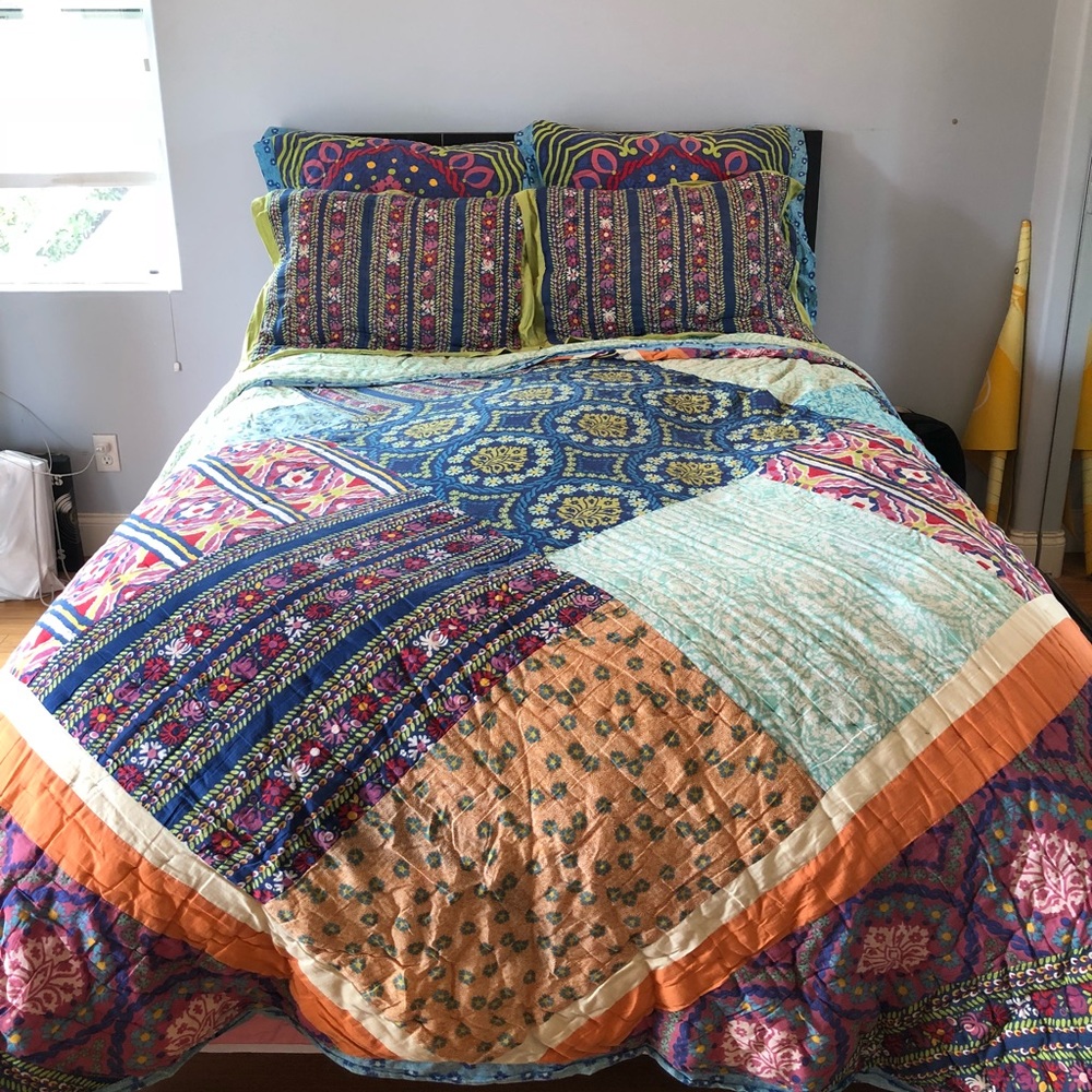 Anthropologie Quilt Bed Set